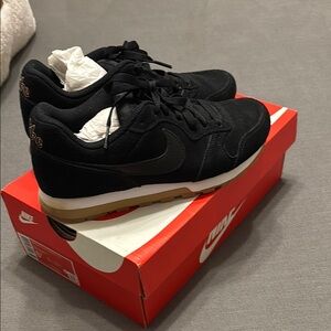 Nike Women’s Black Sneakers size 6.5